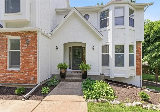 Photo 3 of Single family home for sale at 16720 Grandview St, Stilwell, KS 66085 | MLS# 2622371 | Listing updated on 2026-10-01