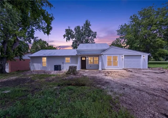 Homes for sale in Fort Scott, KS | 1711 E 1st St, Fort Scott, KS 66701 | MLS# 2622373