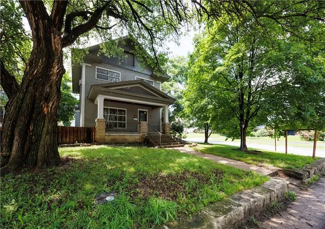 2nd image of 737 N Pennsylvania Ave, Independence, KS 67301 | MLS# 2622379