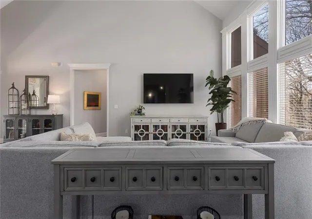 5th image of 6180 N Nevada Ave, Kansas City, MO 64152 | MLS# 2622394