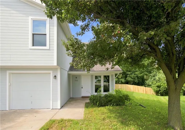 Photo 3 of Multi family home for sale at 760 Spring Cir, Liberty, MO 64068 | MLS# 2622400 | Listing updated on 2026-09-24