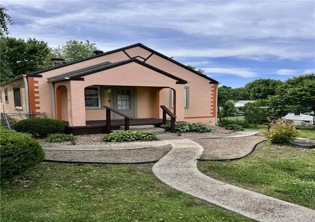 Photo 3 of Sale Pending at 1816 S 40th Street, Saint Joseph, MO 64507 | MLS# 2622401 | Listing updated on 2026-09-19