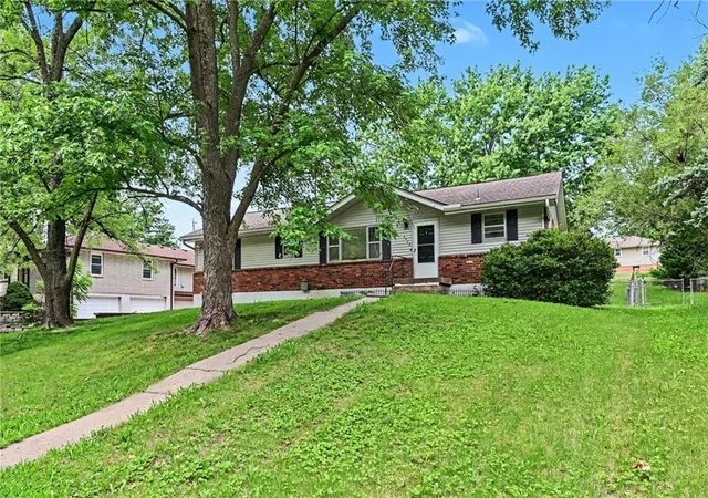 1st image of 7420 N Main St, Kansas City, MO 64118 | MLS# 2622414