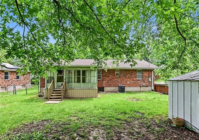4th image of 7420 N Main St, Kansas City, MO 64118 | MLS# 2622414