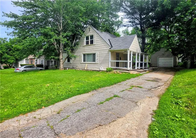 1st image of 1312 W 29th St, Independence, MO 64052 | MLS# 2622421