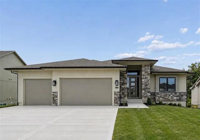 Photo 1 of Single family home for sale at 2717 Ne 91st Place, Kansas City, MO 64156 | MLS# 2622433 | Listing updated on 2026-09-05