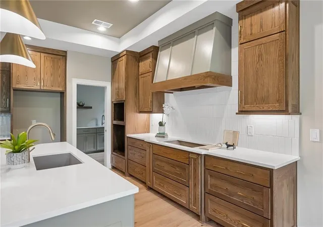 Photo 2 of Single family home for sale at 2717 Ne 91st Place, Kansas City, MO 64156 | MLS# 2622433 | Listing updated on 2026-09-21