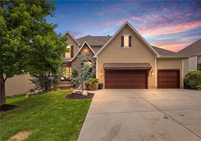 2nd image of 9428 W 157Th Pl, Overland Park, KS 66221 | MLS# 2622443
