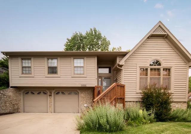 Homes for sale in Lawrence, KS | 3000 University Dr, Lawrence, KS 66049 | MLS# 2622464