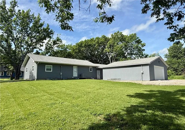 Homes for sale in Burlington, KS | 702 Kansas St, Burlington, KS 66839 | MLS# 2622466