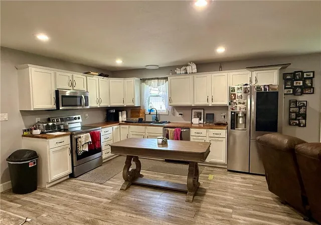 Homes for sale in Burlington, KS | 702 Kansas St, Burlington, KS 66839 | MLS# 2622466