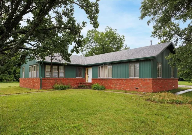 Homes for sale in Liberty, KS | 3068 Hwy 169 Hwy, Liberty, KS 67351 | MLS# 2622480