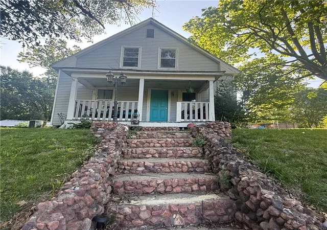 Homes for sale in Oregon, MO | 402 Auburn Ave, Oregon, MO 64473 | MLS# 2622482