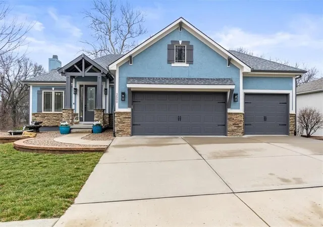 Homes for sale in Blue Springs, MO | 2600 Se Creek Ridge Ct, Blue Springs, MO 64014 | MLS# 2622484