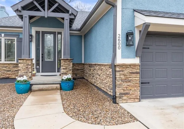 Homes for sale in Blue Springs, MO | 2600 Se Creek Ridge Ct, Blue Springs, MO 64014 | MLS# 2622484