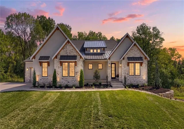 Photo 3 of Sale Pending at 10605 N Northern Ave, Kansas City, MO 64157 | MLS# 2622527 | Listing updated on 2026-10-10