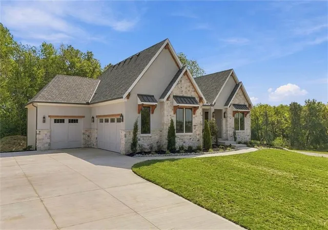 Photo 3 of Sale Pending at 10605 N Northern Ave, Kansas City, MO 64157 | MLS# 2622527 | Listing updated on 2026-10-10