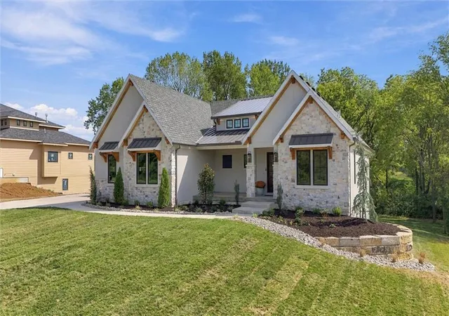 Photo 4 of Sale Pending at 10605 N Northern Ave, Kansas City, MO 64157 | MLS# 2622527 | Listing updated on 2026-10-10