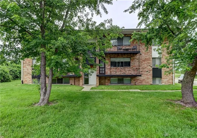 16th image of 7402 Overton Ave, Raytown, MO 64133 | MLS# 2622533