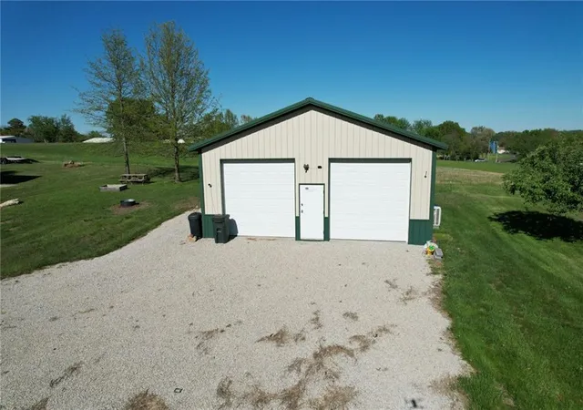 Homes for sale in Gallatin, MO | 103 Gulfstream Dr, Gallatin, MO 64640 | MLS# 2622540