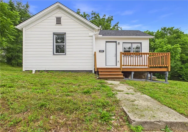 Homes for sale in Warrensburg, MO | 409 W Culton St, Warrensburg, MO 64093 | MLS# 2622549