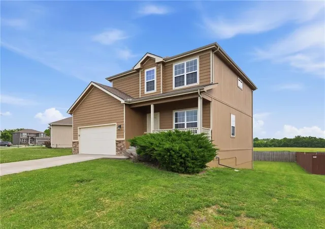 Photo 4 of Sale Pending at 11127 N Jefferson St, Kansas City, MO 64155 | MLS# 2622550 | Listing updated on 2026-09-02