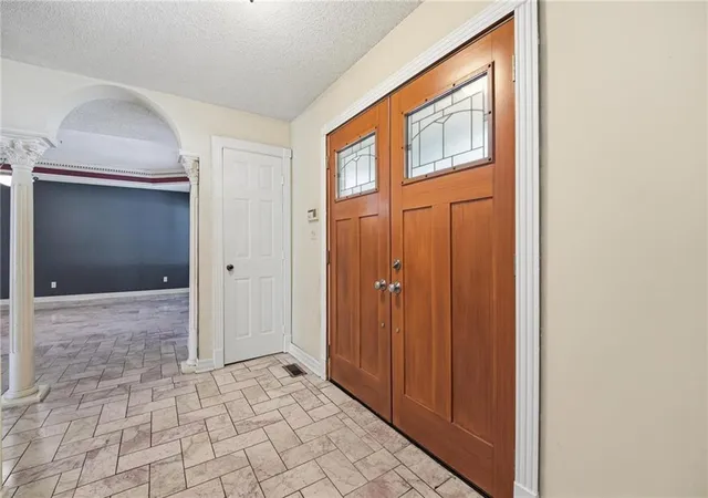 Photo 3 of Single family home for sale at 604 NW 64th Street, Kansas City, MO 64118 | MLS# 2622560 | Listing updated on 2026-10-01