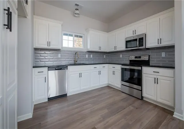 5th image of 1309 Ne Redwood Ct, Oak Grove, MO 64075 | MLS# 2622563