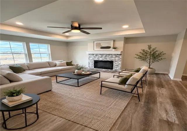 2nd image of 1308 Ne White Oaks Ln, Oak Grove, MO 64075 | MLS# 2622581