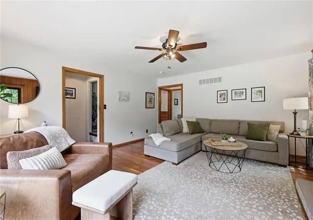 Homes for sale in Merriam, KS | 6311 Sherwood Ln, Merriam, KS 66203 | MLS# 2622587