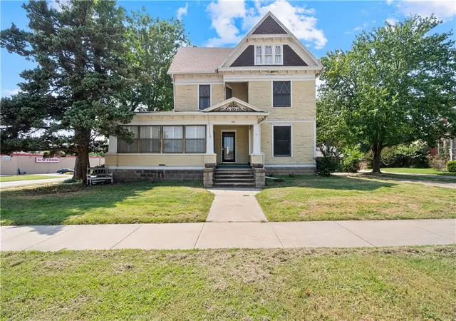 Photo 2 of Sale Pending at 301 N 10th Street, Independence, KS 67301 | MLS# 2622609 | Listing updated on 2026-08-19