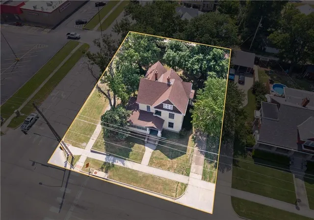 Photo 3 of Sale Pending at 301 N 10th Street, Independence, KS 67301 | MLS# 2622609 | Listing updated on 2026-08-19