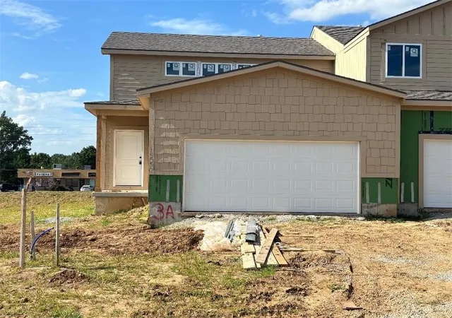 2nd image of 15550 E 47th Ter, Kansas City, MO 64136 | MLS# 2622634