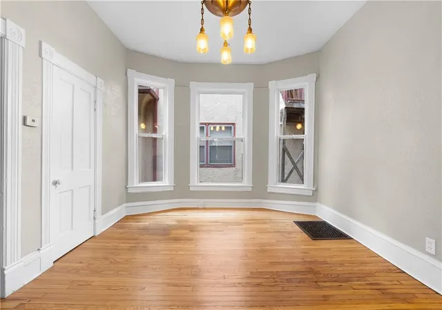 1st image of 505 Garfield Ave, Kansas City, MO 64124 | MLS# 2622644
