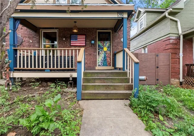 Homes for sale in Kansas City, MO | 715 E 43Rd St, Kansas City, MO 64110 | MLS# 2622652