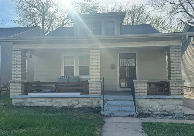 Homes for sale in Kansas City, MO | 2206 Oakley Ave, Kansas City, MO 64127 | MLS# 2622660