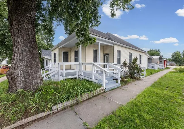 Homes for sale in Humboldt, KS | 1201 Bridge St, Humboldt, KS 66748 | MLS# 2622690