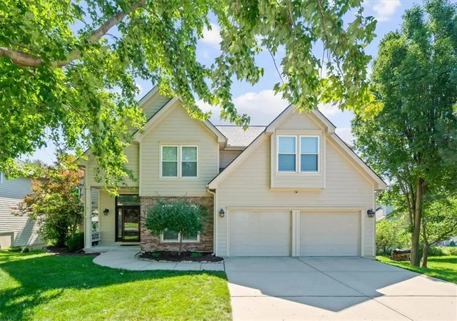 Photo 1 of Single family home for sale at 7801 N Revere Dr, Kansas City, MO 64151 | MLS# 2622700 | Listing updated on 2026-08-28