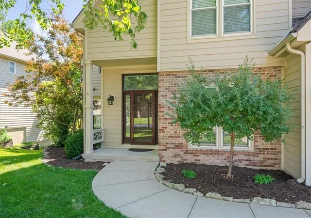 Photo 2 of Single family home for sale at 7801 N Revere Dr, Kansas City, MO 64151 | MLS# 2622700 | Listing updated on 2026-08-28