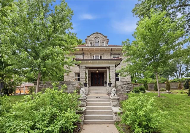 Photo 1 of Sale Pending at 444 Gladstone Blvd, Kansas City, MO 64124 | MLS# 2622703 | Listing updated on 2026-09-13