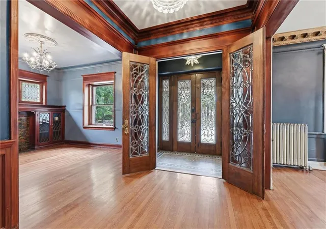 Photo 4 of Sale Pending at 444 Gladstone Blvd, Kansas City, MO 64124 | MLS# 2622703 | Listing updated on 2026-09-13
