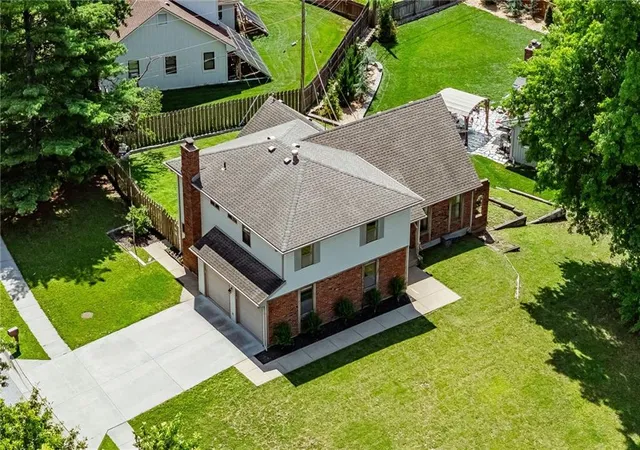2nd image of 5233 Nw Old Pike Rd, Kansas City, MO 64118 | MLS# 2622713