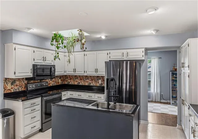 5th image of 5233 Nw Old Pike Rd, Kansas City, MO 64118 | MLS# 2622713
