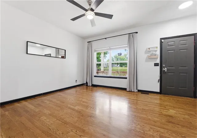 3rd image of 1319 Barnett Ave, Kansas City, KS 66102 | MLS# 2622716