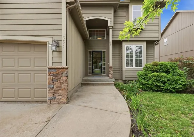 1st image of 361 W Westhoff Pl, Gardner, KS 66030 | MLS# 2622725