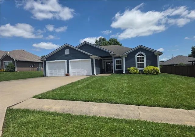 Homes for sale in Odessa, MO | 614 S Connor St S, Odessa, MO 64076 | MLS# 2622730