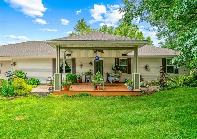 Homes for sale in Archie, MO | 303 W Maple St, Archie, MO 64725 | MLS# 2622733