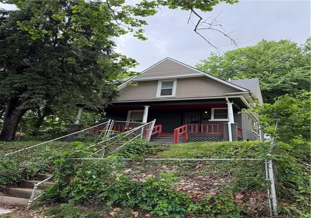 2nd image of 1106 Agnes Ave, Kansas City, MO 64127 | MLS# 2622735