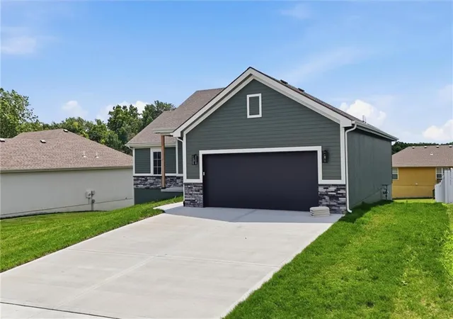 Homes for sale in Excelsior Springs, MO | 2211 Ashford St, Excelsior Springs, MO 64024 | MLS# 2622742