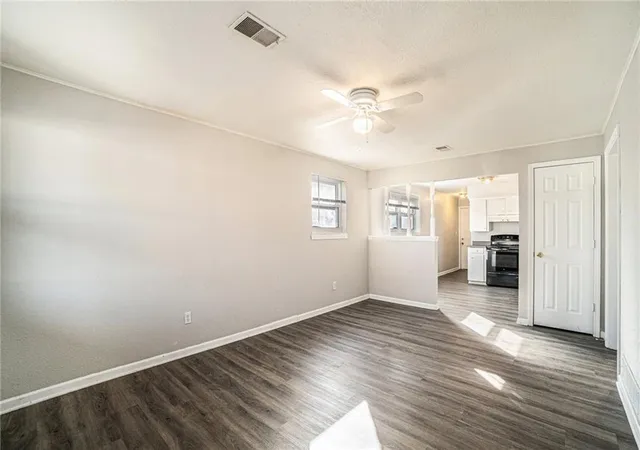 5th image of 3552 S Lynn St, Independence, MO 64055 | MLS# 2622749